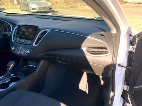 Certified 2024 Chevrolet Malibu LT image 18