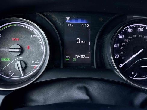 Used 2022 Toyota Camry SE FWD image 30