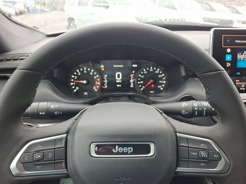 New 2026 Jeep Compass Latitude image 17