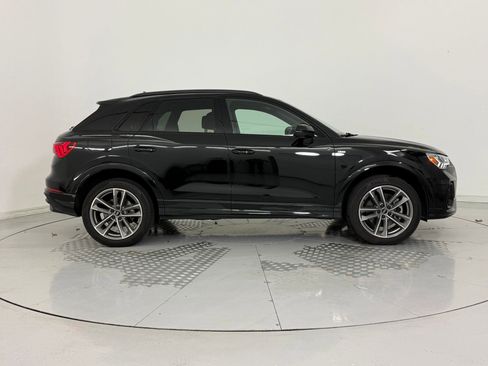 Used 2023 Audi Q3 2.0T Premium w/ Black Optic Sport Package image 8