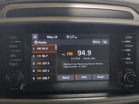 Used 2020 Kia Sorento LX FWD image 25