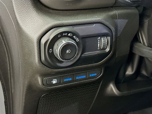Used 2023 Jeep Wrangler Unlimited AWD/4WD image 17