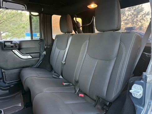 Used 2016 Jeep Wrangler Unlimited Sahara w/ Connectivity Group image 36