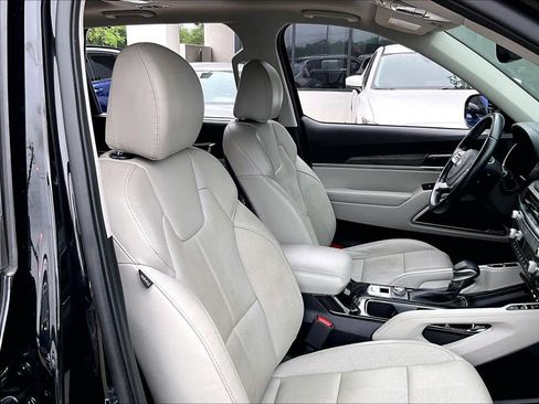 Used 2020 Kia Telluride SX w/ Towing Package FWD image 9