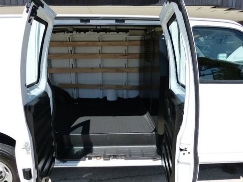 Used 2022 GMC Savana 2500 w/ Driver Convenience Package image 20