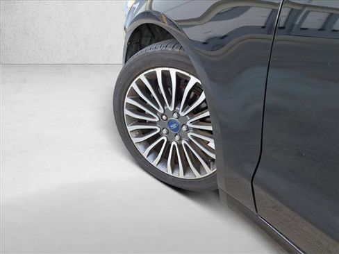 Used 2017 Ford Fusion Titanium image 11