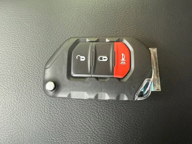 Used 2025 Jeep Gladiator Sport AWD/4WD image 28