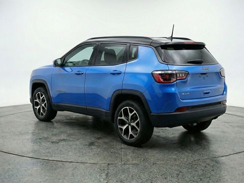 Used 2025 Jeep Compass Limited AWD/4WD image 6
