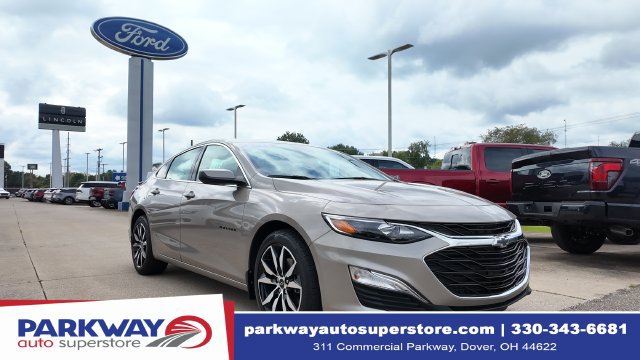 Used 2025 Chevrolet Malibu RS FWD image 1