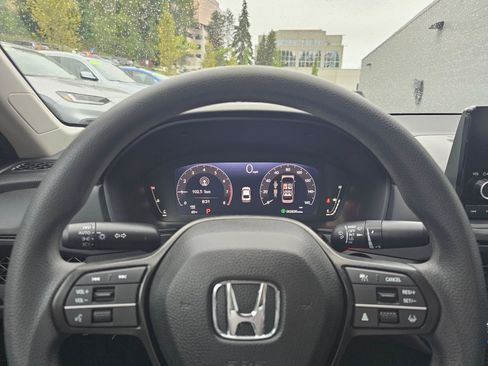 Used 2025 Honda Accord LX image 25