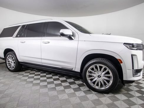 Used 2021 Cadillac Escalade ESV Premium Luxury w/ Driver Assist Tech Package AWD/4WD image 2