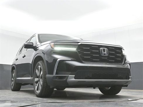 Used 2023 Honda Pilot Elite image 43