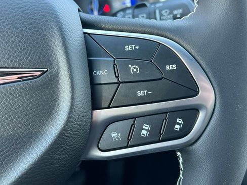New 2026 Chrysler Pacifica Select FWD image 21