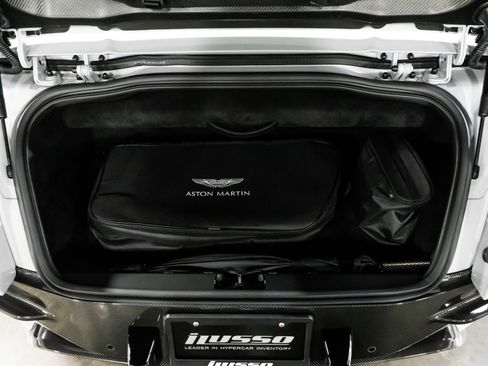 Used 2023 Aston Martin DBS Volante image 44