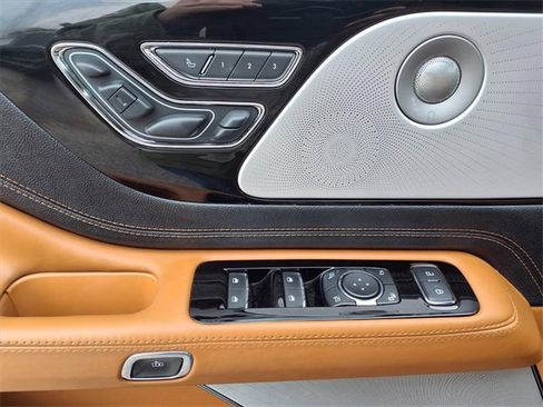 Certified 2022 Lincoln Aviator Black Label image 8