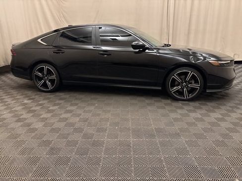 Used 2024 Honda Accord Sport image 4