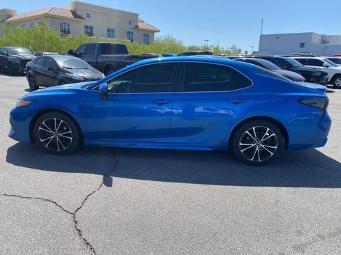 Used 2018 Toyota Camry SE FWD image 9