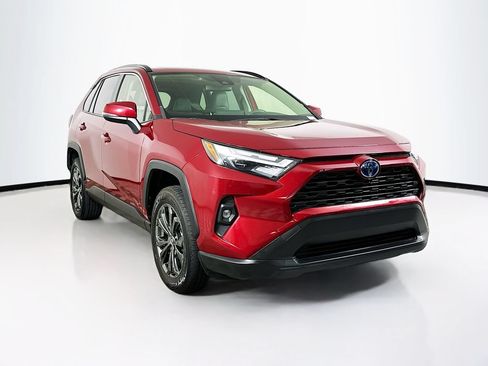 Used 2022 Toyota RAV4 XLE Premium AWD/4WD image 2