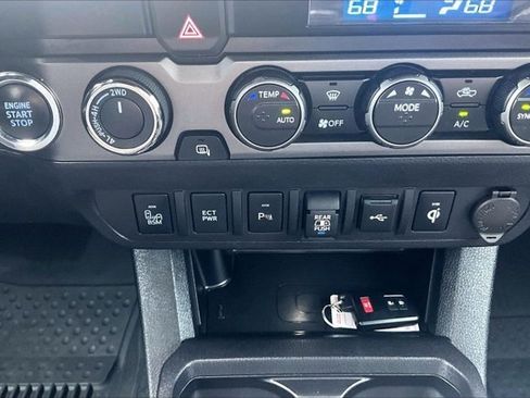 Used 2023 Toyota Tacoma TRD Sport w/ Advanced Technology Package AWD/4WD image 17