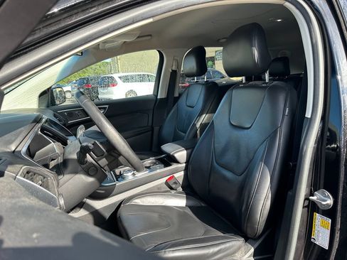 Used 2019 Ford Edge Titanium w/ Cold Weather Package AWD/4WD image 16