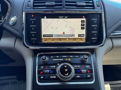 Used 2018 Lincoln Continental Reserve AWD/4WD image 19