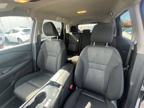 Used 2025 Nissan Rogue SV FWD image 39