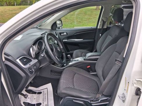 Used 2018 Dodge Journey SE w/ Blacktop Package FWD image 9