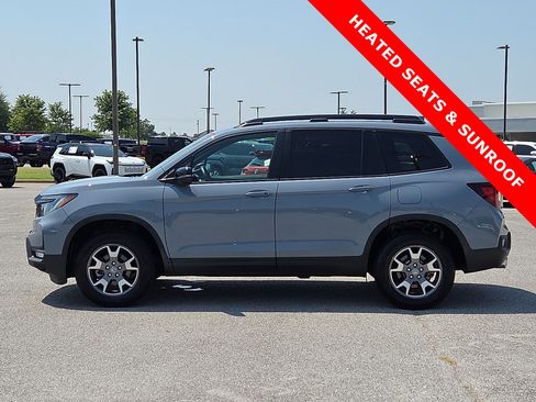 Used 2023 Honda Passport TrailSport image 3