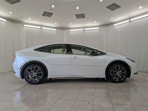 Used 2024 Toyota Prius Limited w/ Limited Premium Package image 11