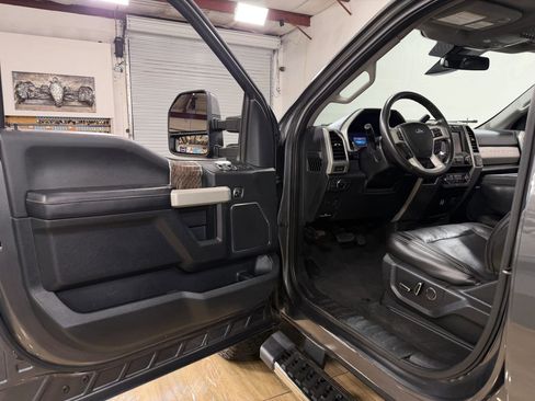 Used 2019 Ford F350 Lariat w/ Lariat Ultimate Package AWD/4WD image 12
