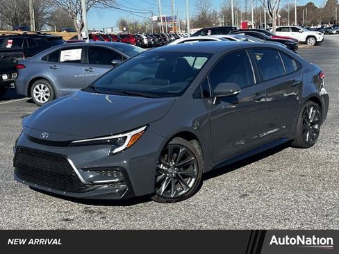 Certified 2025 Toyota Corolla SE image 1