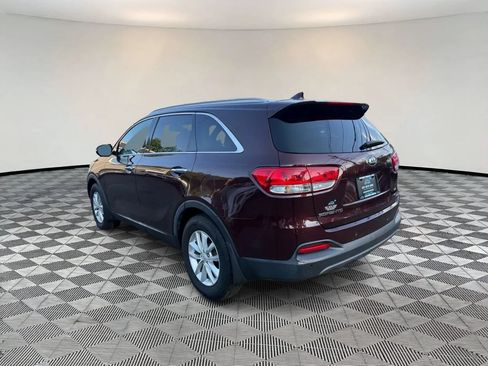 Used 2018 Kia Sorento FWD image 5