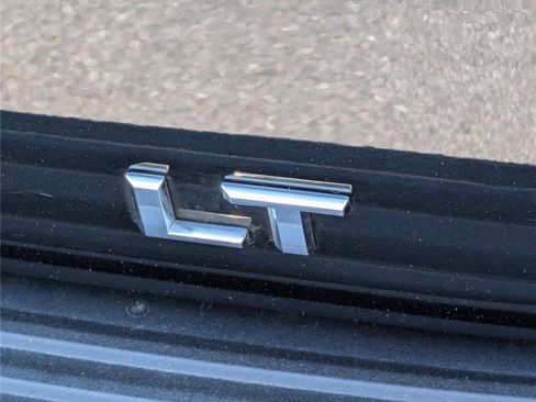 Used 2023 Chevrolet Suburban LT AWD/4WD image 9