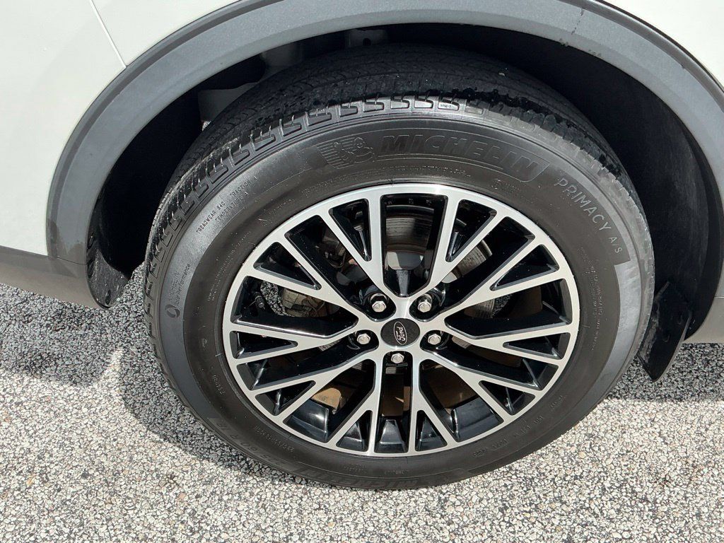 Certified 2023 Ford Escape SE FWD image 14