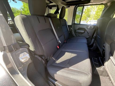 Used 2023 Jeep Wrangler Unlimited w/ Sun & Screen Package AWD/4WD image 16