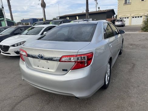 Used 2013 Toyota Camry XLE w/ Convenience Pkg FWD image 5