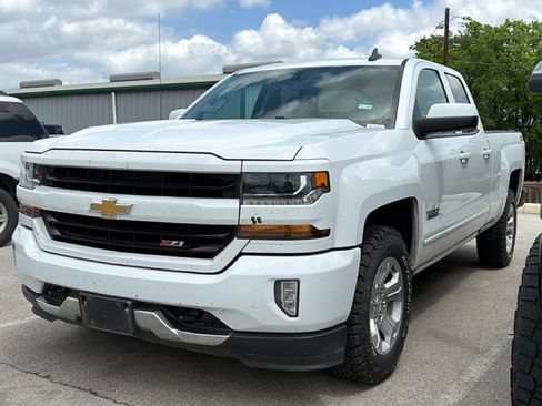 Used 2018 Chevrolet Silverado 1500 LT w/ Texas Edition image 13