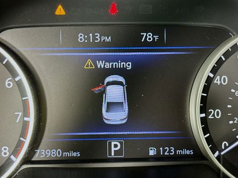 Used 2018 Nissan Maxima 3.5 SV image 15