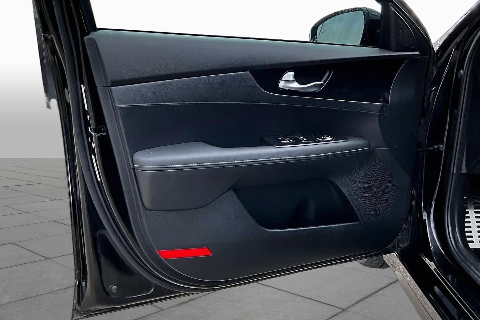 Used 2023 Kia Forte GT-Line w/ GT-Line Technology Package FWD image 22