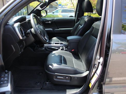 Used 2023 Toyota Tacoma Limited w/ Nightshade Package AWD/4WD image 19