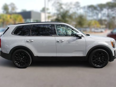 Certified 2022 Kia Telluride EX w/ EX Premium Package image 11