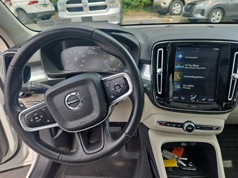 Used 2021 Volvo XC40 T5 Momentum w/ Protection Package Premier AWD/4WD image 25