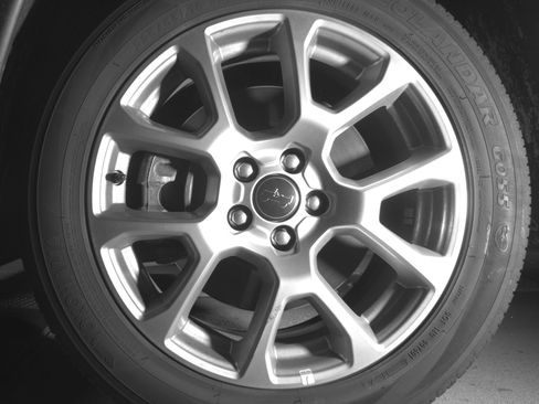 Used 2025 Jeep Compass Limited AWD/4WD image 12