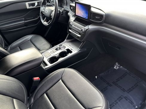 Certified 2020 Ford Explorer XLT w/ Equipment Group 202A image 17