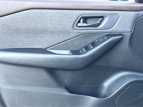 Certified 2023 Nissan Rogue S image 20