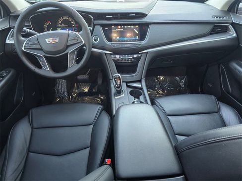 Used 2018 Cadillac XT5 Luxury w/ Driver Awareness Package image 51