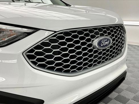 Used 2024 Ford Edge SE image 28
