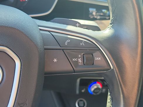 Used 2024 Audi Q3 2.0T Premium image 34