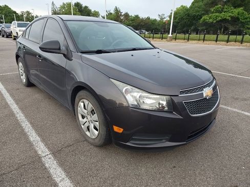 Used 2014 Chevrolet Cruze LS FWD image 3