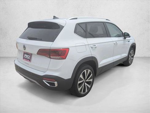 Used 2024 Volkswagen Taos SE image 5
